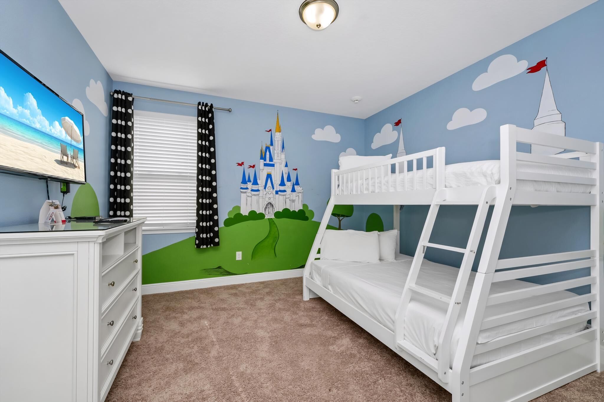 11 bedrooms, in-room safe, iron/ironing board, free WiFi