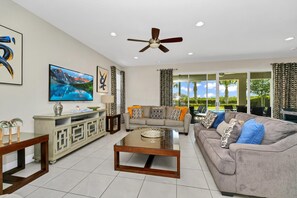 TV - Picturesque Home with Theme Rooms, Theater and Game Room near Disney with. (Reunion)