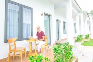 Outdoor dining - Wanderlust Bungalows Queen Bed near Sao Beach / Phu Quoc Kiên Giang (Phu Quoc)