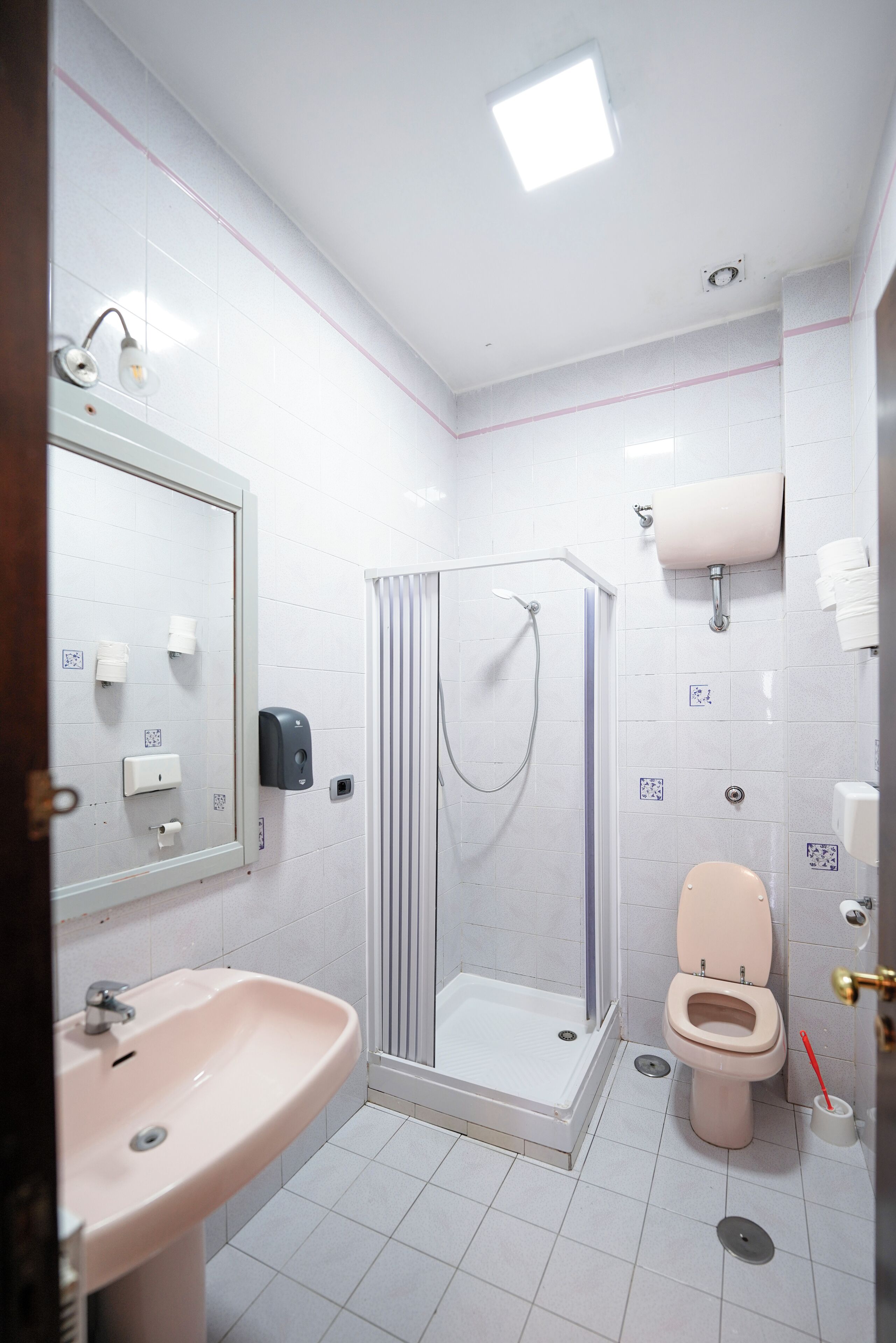 Photo - Los Mochileros Hostel - Age Limit 18-28