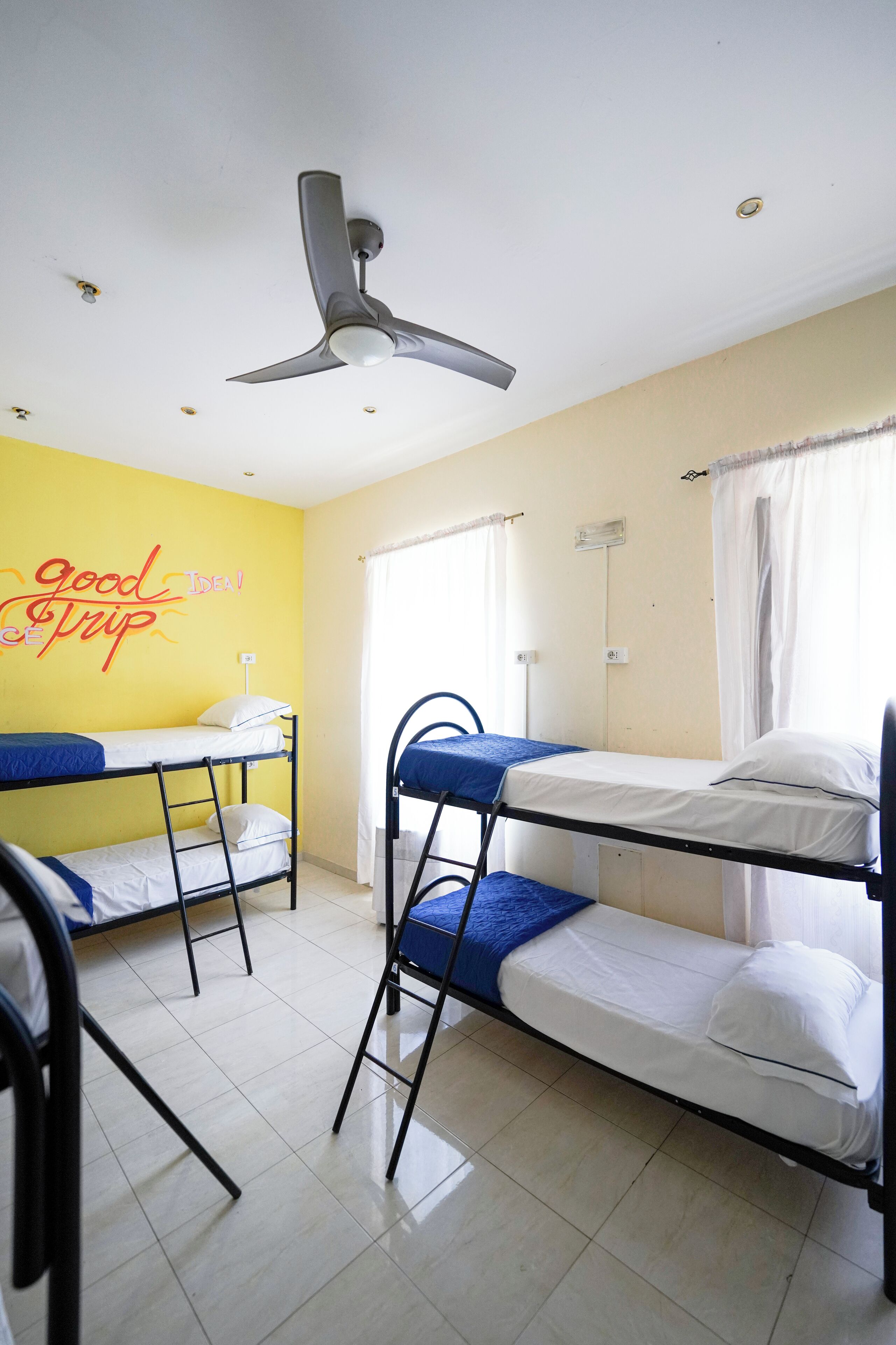 Photo - Los Mochileros Hostel - Age Limit 18-28