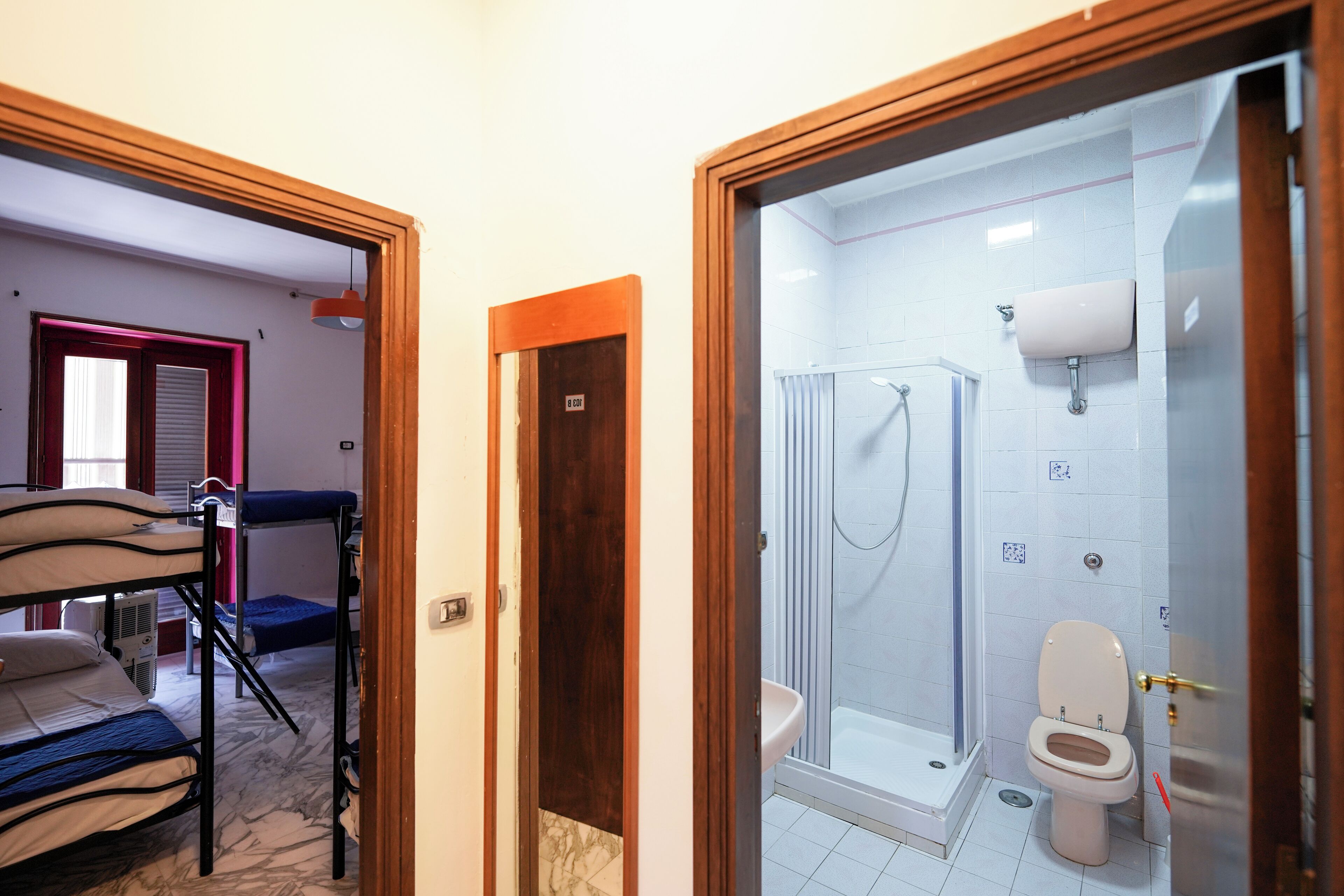 Photo - Los Mochileros Hostel - Age Limit 18-28