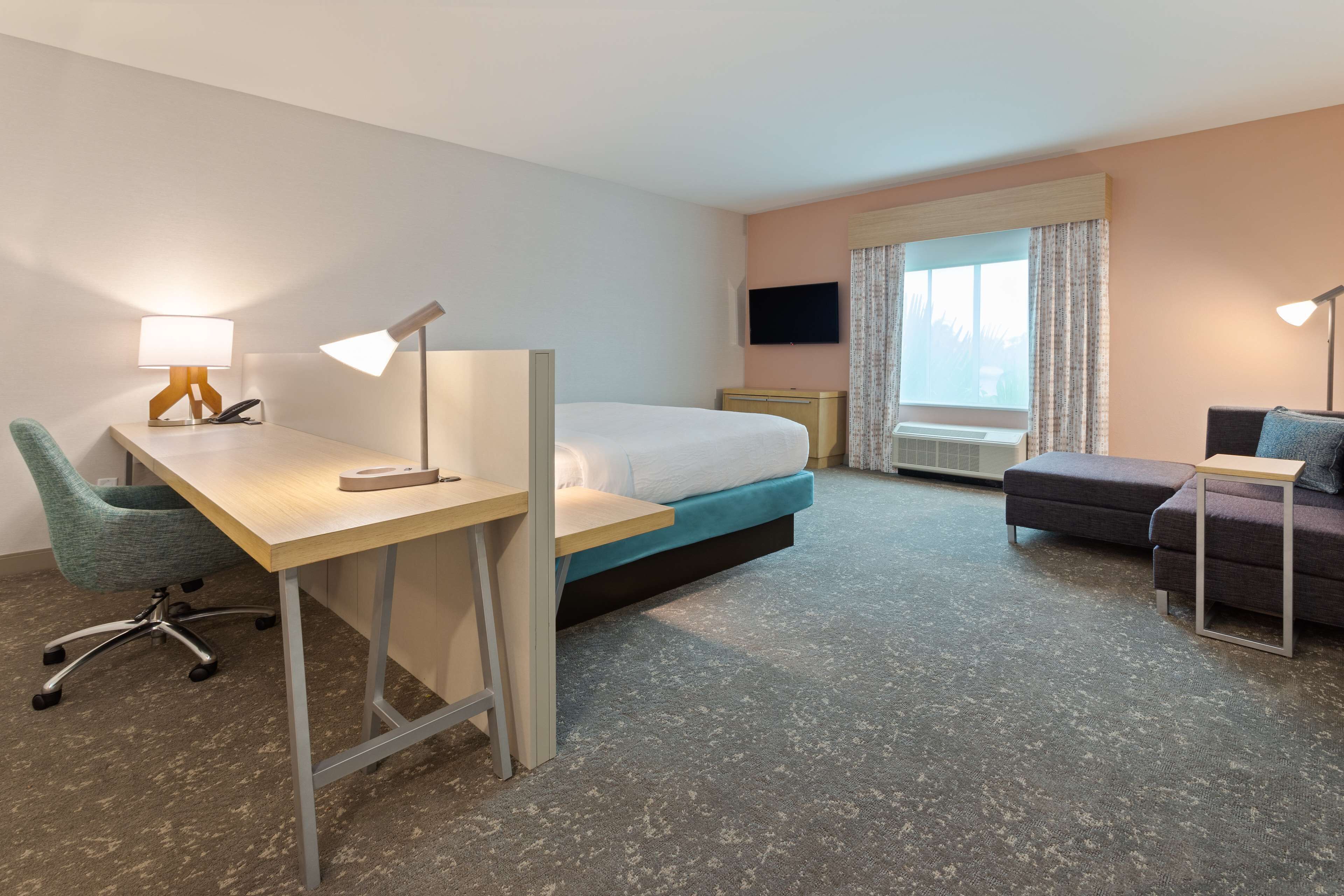 room, 1 king bed (drinks & snacks) | in-room safe, blackout curtains, soundproofing, iron/ironing board