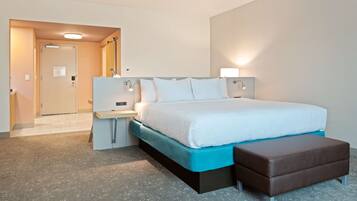 Rom, 1 kingsize-seng (Drinks & Snacks) | Blendingsgardiner, lydisolert og strykejern/-brett