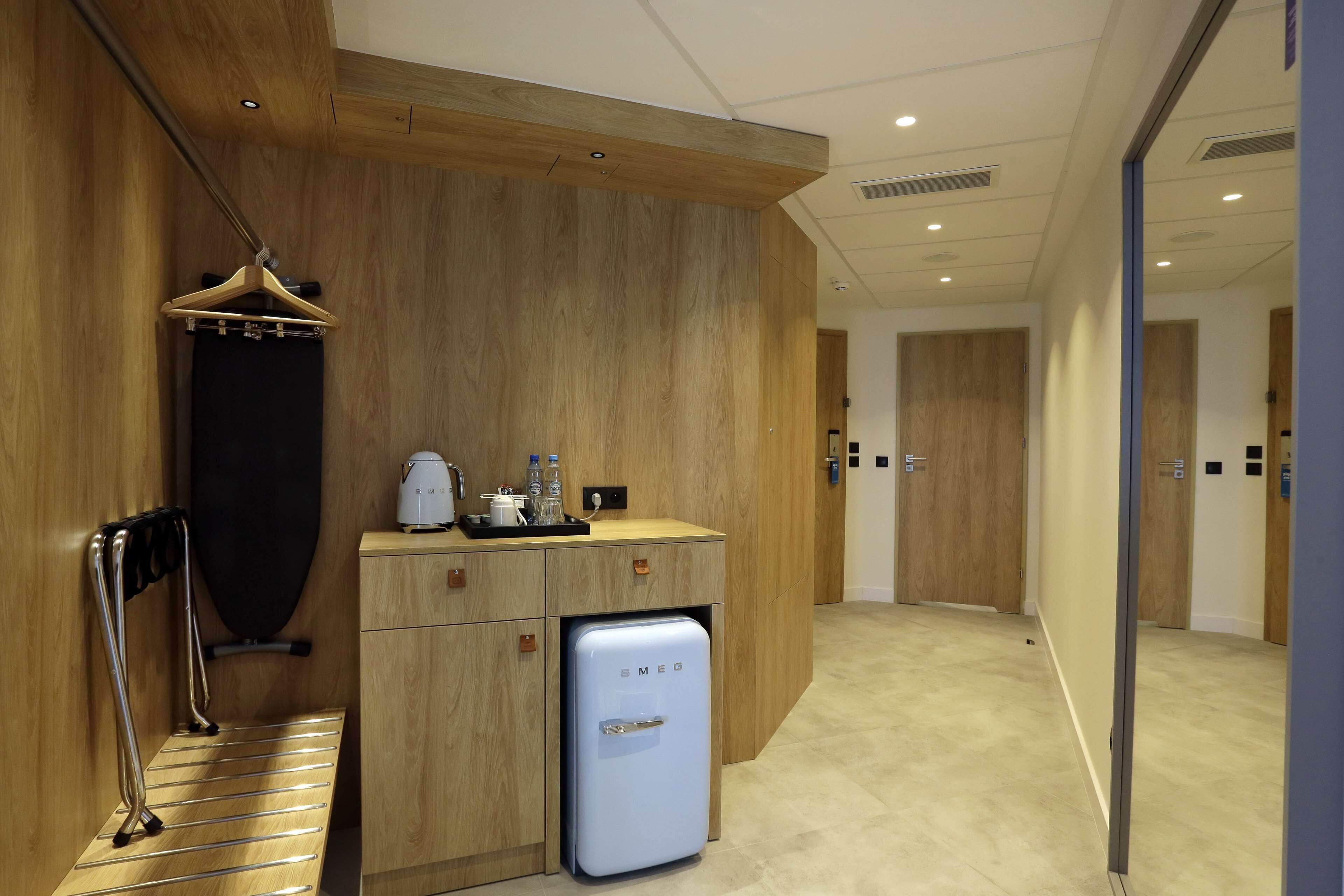 room, 1 king bed, terrace | 1 bedroom, hypo-allergenic bedding, down duvets, in-room safe