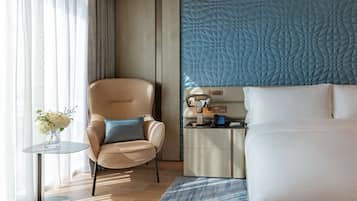 Minibar, in-room safe, desk, laptop workspace