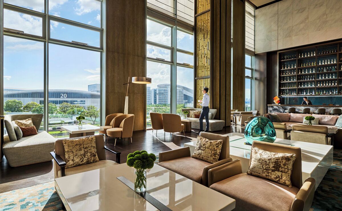Lobby lounge