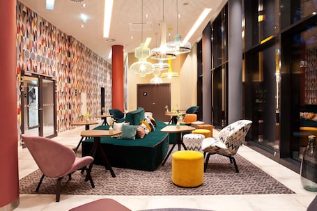 Saguão. Hampton by Hilton Vienna Messe