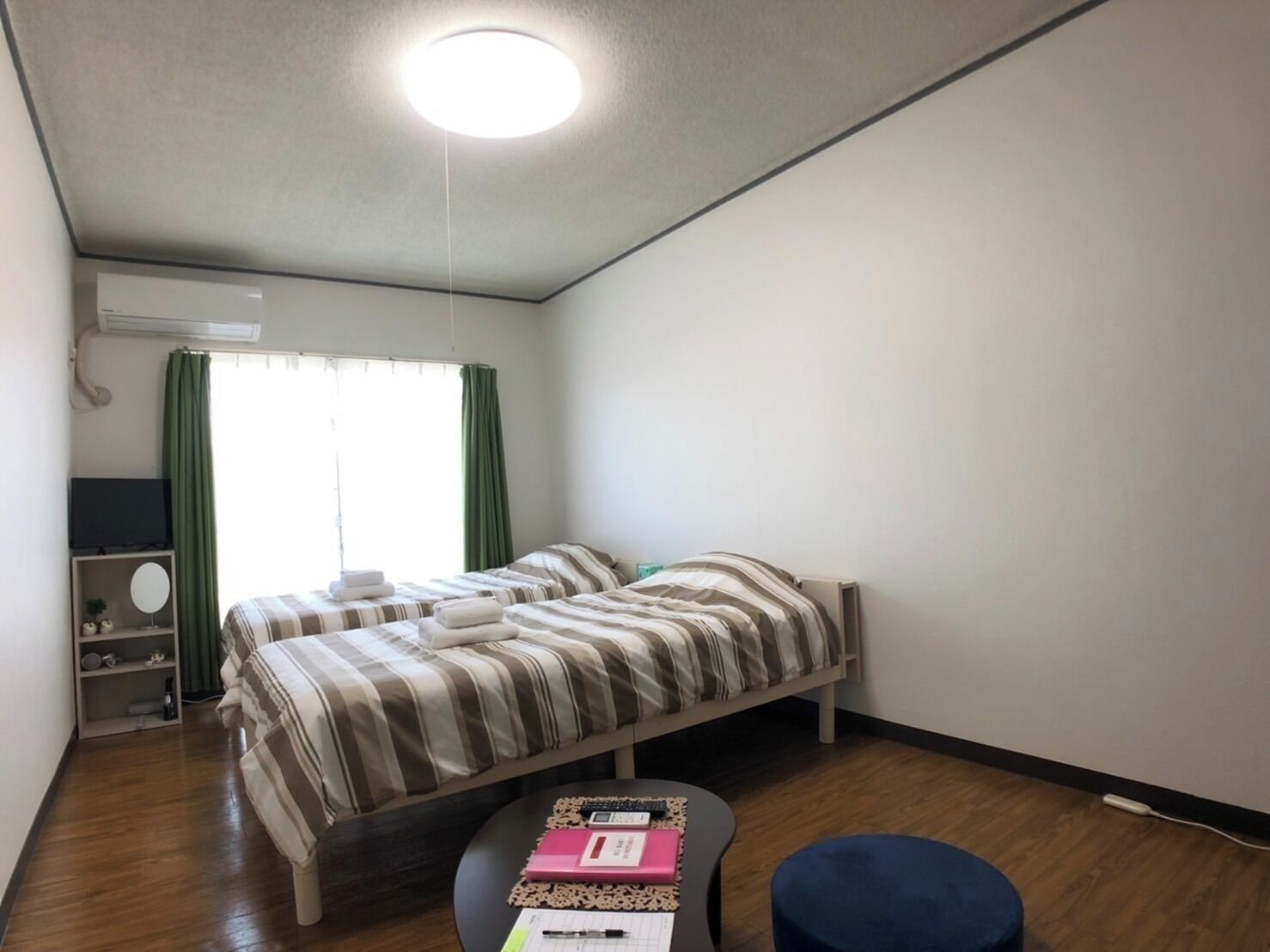 1 habitación, escritorio, wifi gratis y ropa de cama 