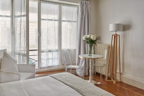 Superior Studio, 1 Queen Bed, Courtyard View | Soundproofing, free WiFi, bed sheets - L' Apparthôtel Particulier Bordeaux (Bordeaux)