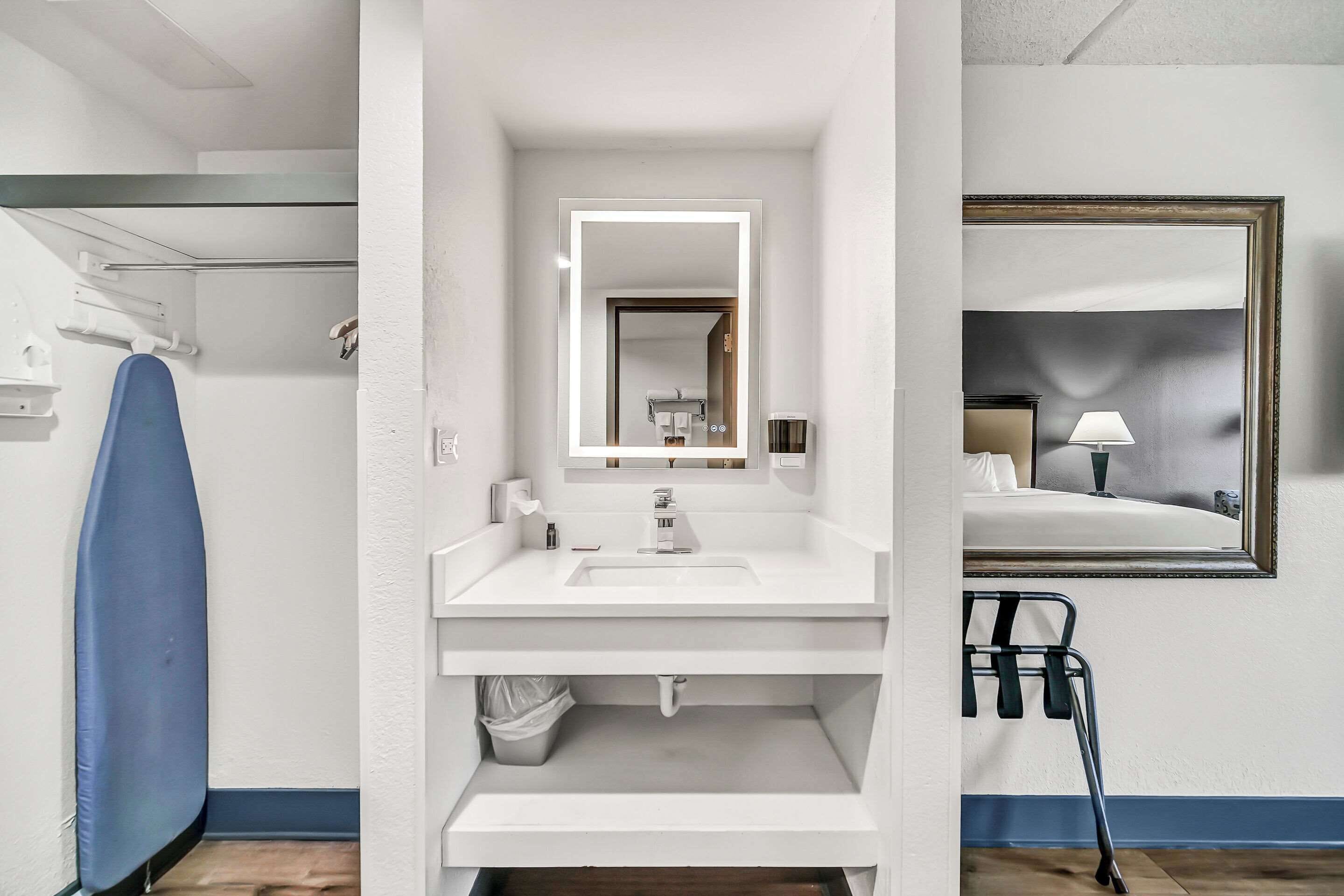 Photo - Radisson Hotel Schaumburg