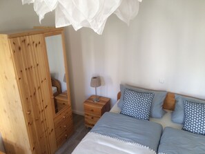 1 chambre, fer et planche à repasser, Wi-Fi gratuit, draps fournis