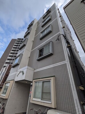 Exterior - Double room B 1 highway bus from Chitose Airport  - 105 / Sapporo Toyohira-ku Hokkaidō (Sapporo Toyohira-ku)