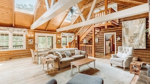 House (310 Piney Mountain Road) | Living room