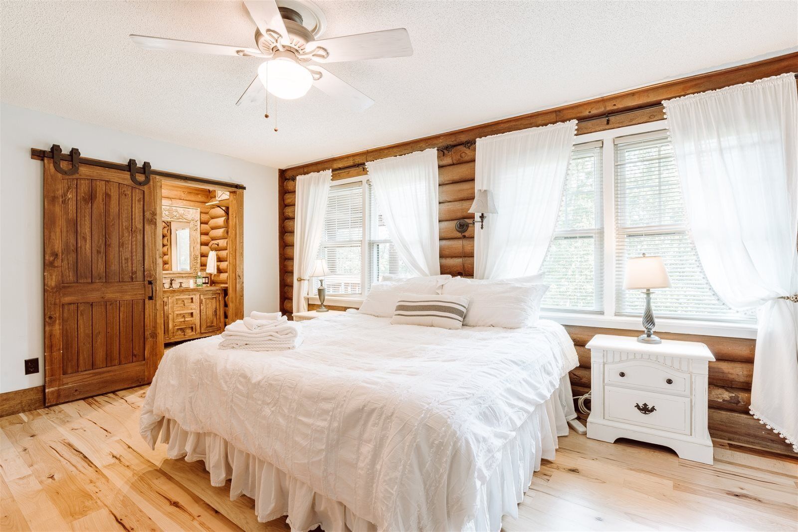 Rumah (310 Piney Mountain Road) | 4 kamar tidur, Wi-Fi gratis, dan jam alarm