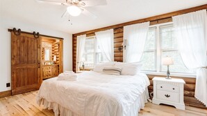 House (310 Piney Mountain Road)