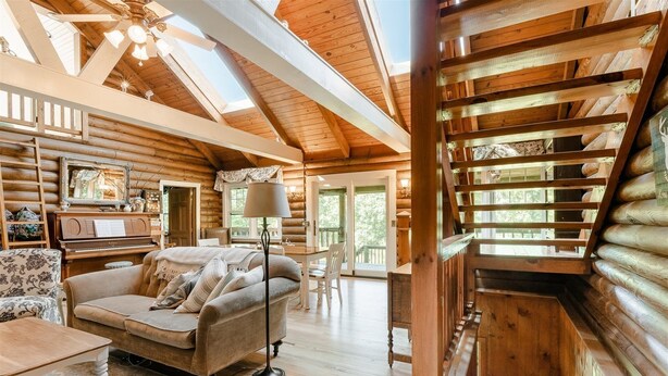 House (310 Piney Mountain Road) | Living room