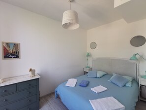 1 bedroom, free WiFi, bed sheets