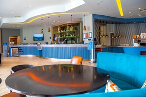 Lobby lounge - Hampton by Hilton Blackburn (Blackburn)