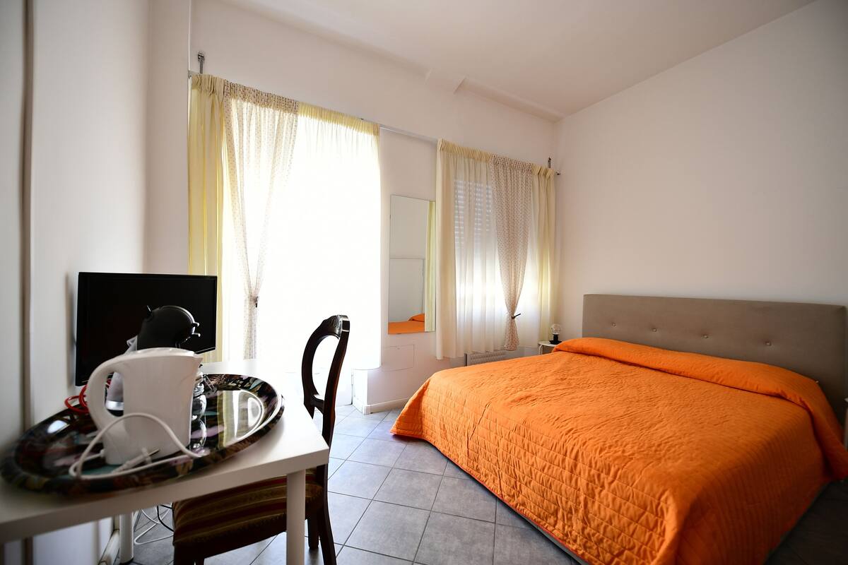 Classic Double Room, Private Bathroom (External [Navona])