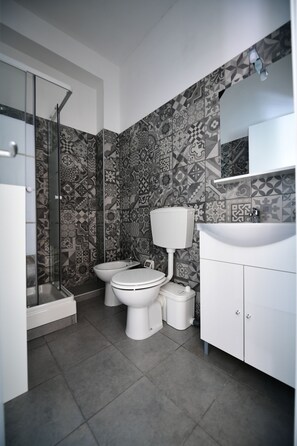 Bathroom - Queen Vatican (Rome)