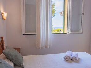 3 soverom, skrivebord, strykejern/-brett og wi-fi (inkludert)