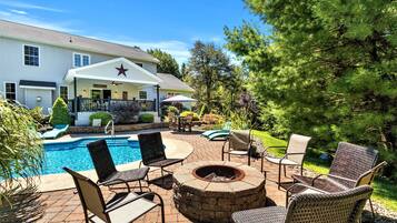 Indoor pool, outdoor pool