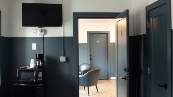 Ropa de cama de alta calidad, colchones con pillow-top y wifi gratis 