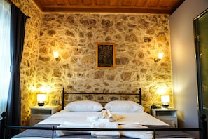 Frigobar, cortinas blackout, Wi-Fi de cortesia, roupa de cama