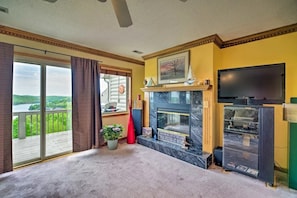 Smart TV, DVD player, books