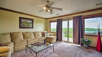 智能電視、DVD 播放機、書籍