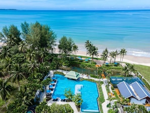 3 kolam renang terbuka