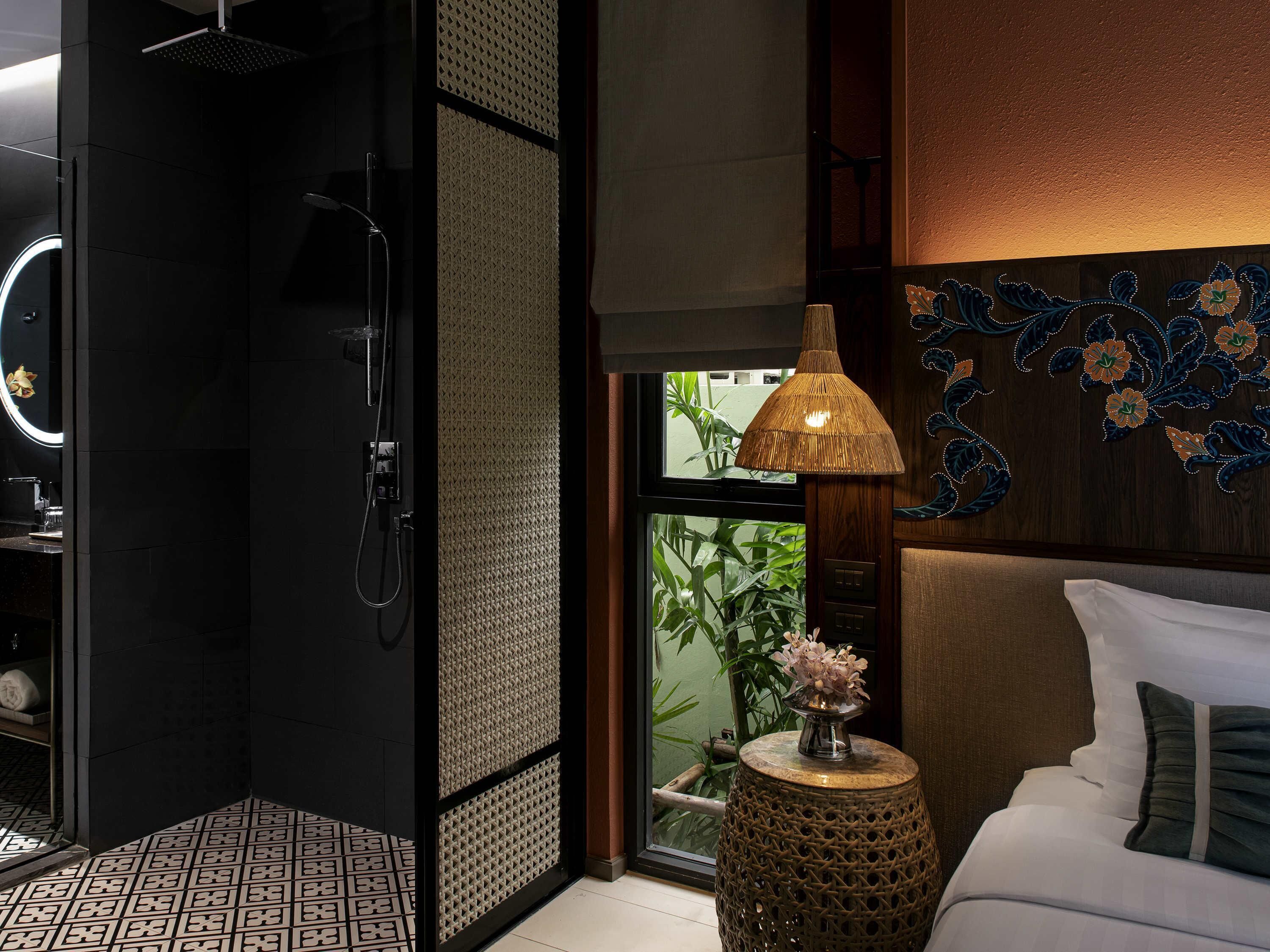 Deluxe Room, 1 King Bed | Premium bedding, minibar, soundproofing, free WiFi