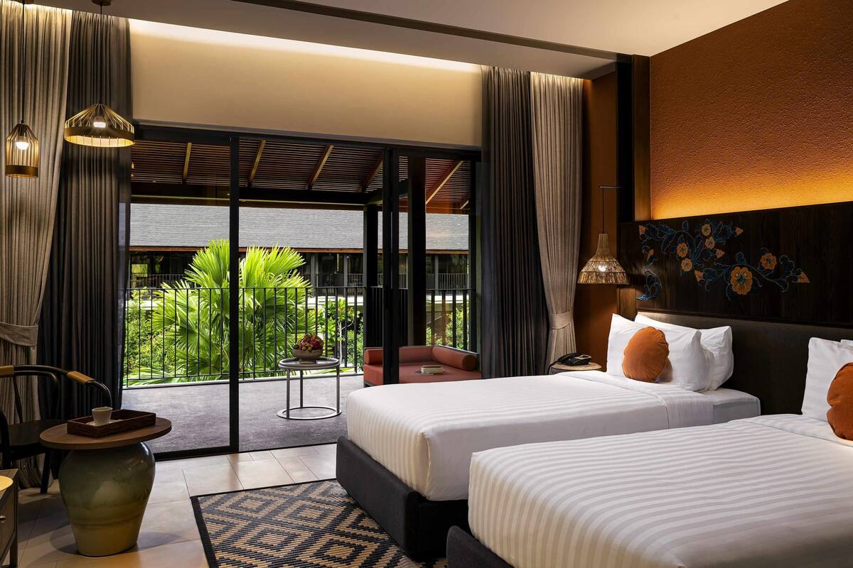 superior twin room, 2 single beds | premium bedding, minibar, individually decorated, individually furnished