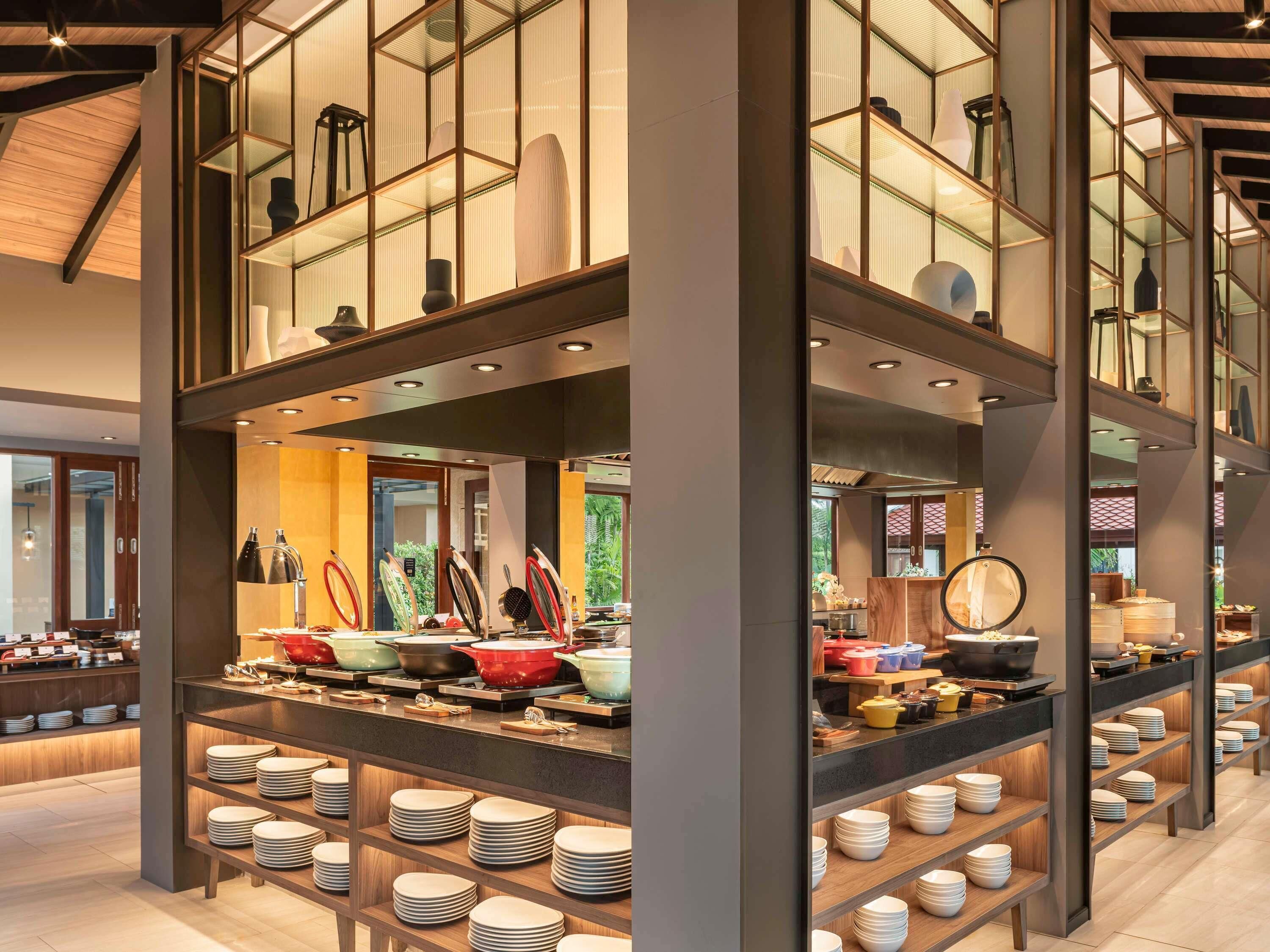 Lunch and dinner served, barbecue