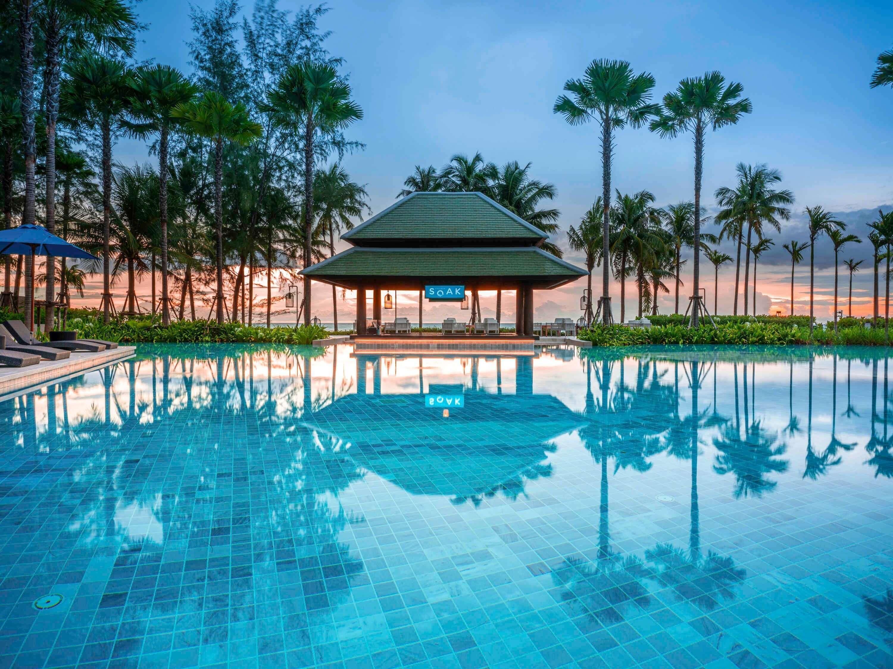 3 outdoor pools