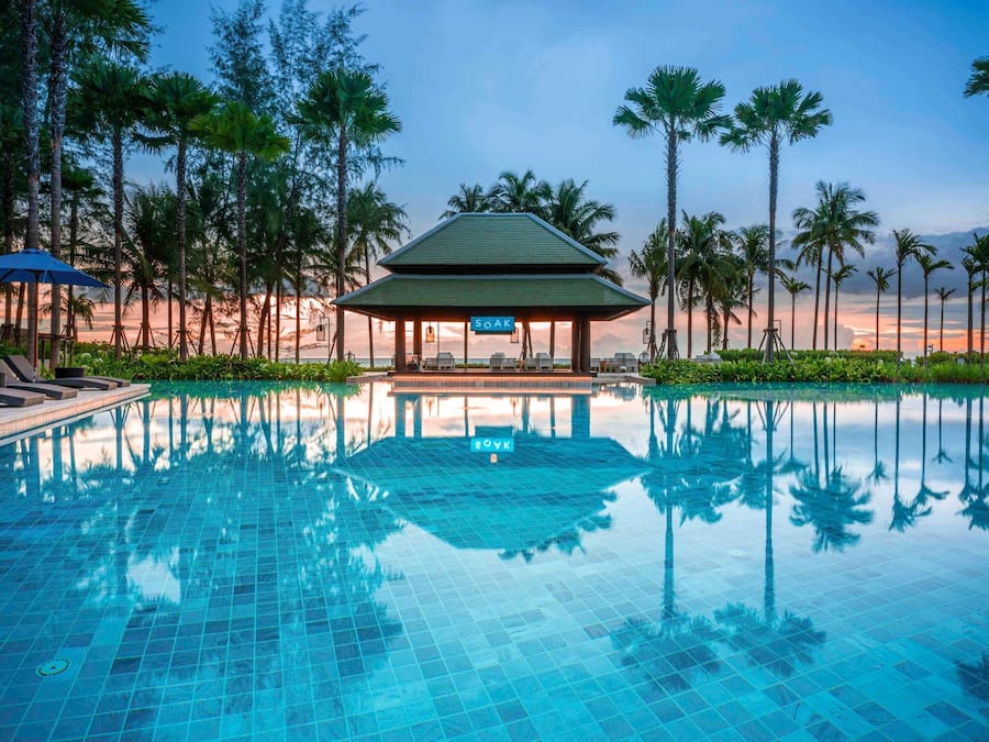 3 kolam renang outdoor