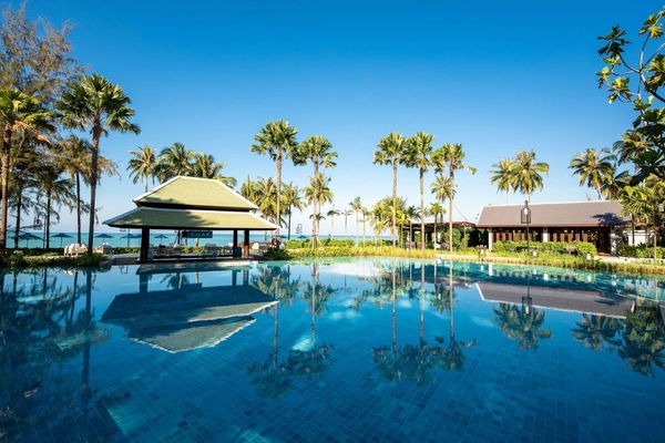 3 outdoor pools