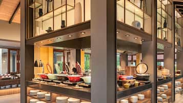 Lunch and dinner served, barbecue