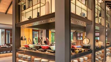 Lunch and dinner served, barbecue