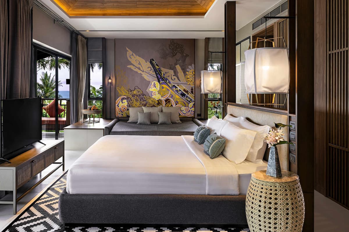 Deluxe Suite, 1 King Bed with Sofa bed