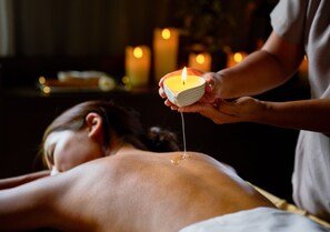 Behandlingsrum för par, bubbelpool och thaimassage