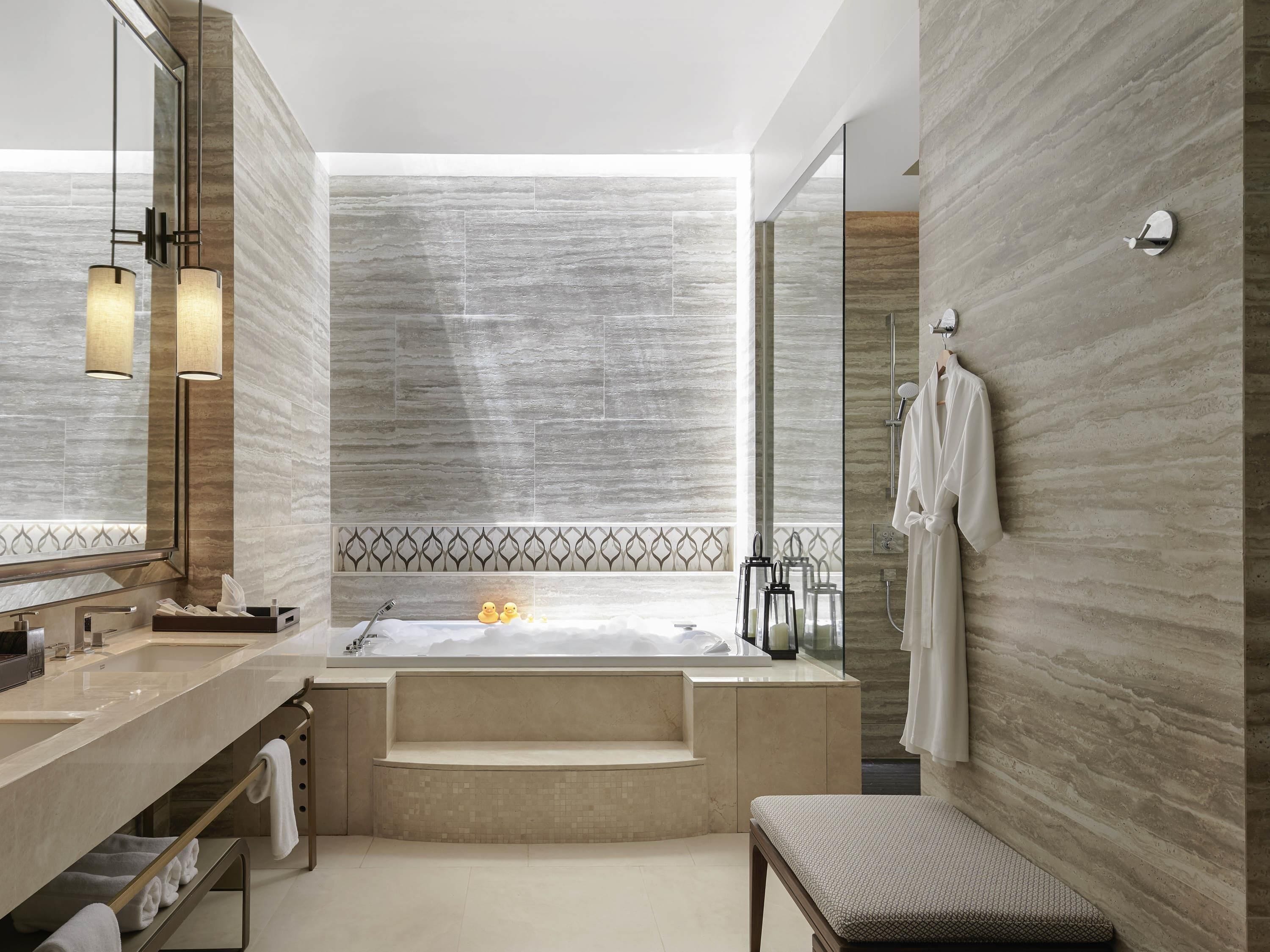 Minibar, in-room safe, individually decorated, individually furnished