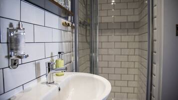 Superior Double Room, Ensuite | Bathroom