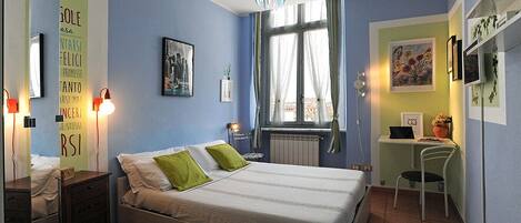 1 slaapkamer, een strijkplank/strijkijzer, gratis wifi, beddengoed