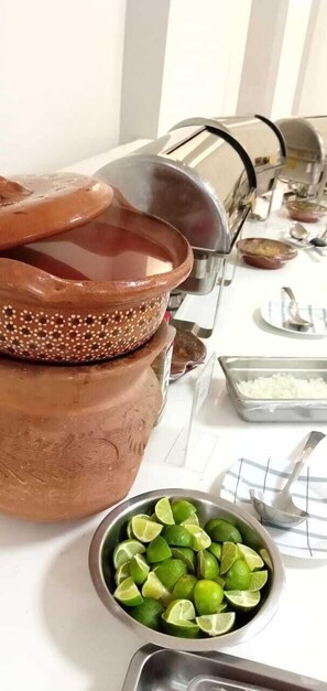 Esmorzar diari d'estil bufet (150 MXN per persona) 