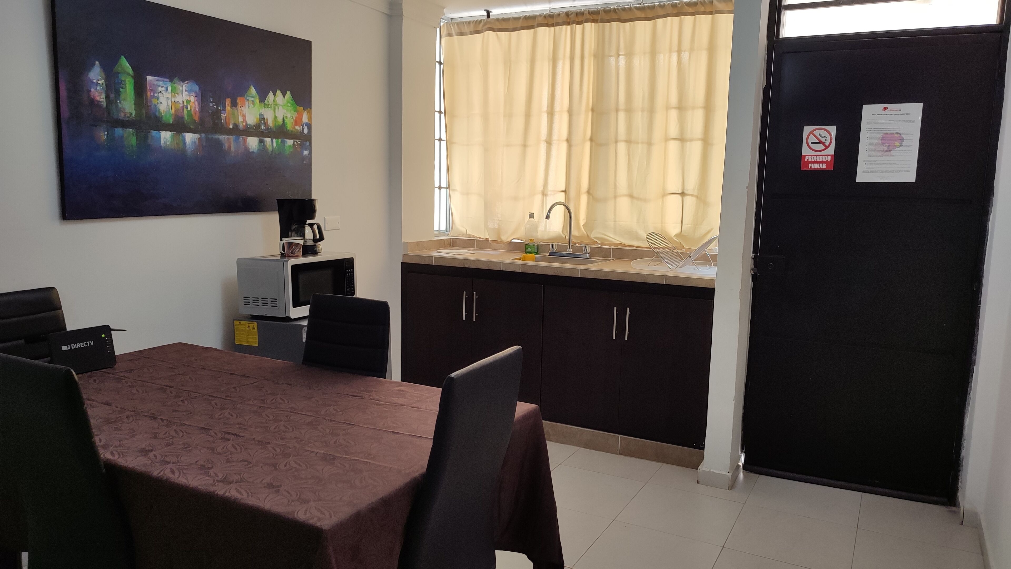 32-inch Smart TV with cable channels, TV