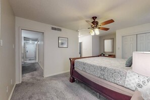 2 chambres, bureau, fer et planche à repasser, accès au Wi-Fi (inclus)