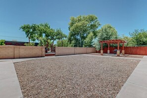 المنطقة المحيطة بالمنشأة