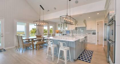 "Love At First Sight" - Oceanfront Home w/ Private Pool, 7 Bedrooms / 5.5 Bathrooms